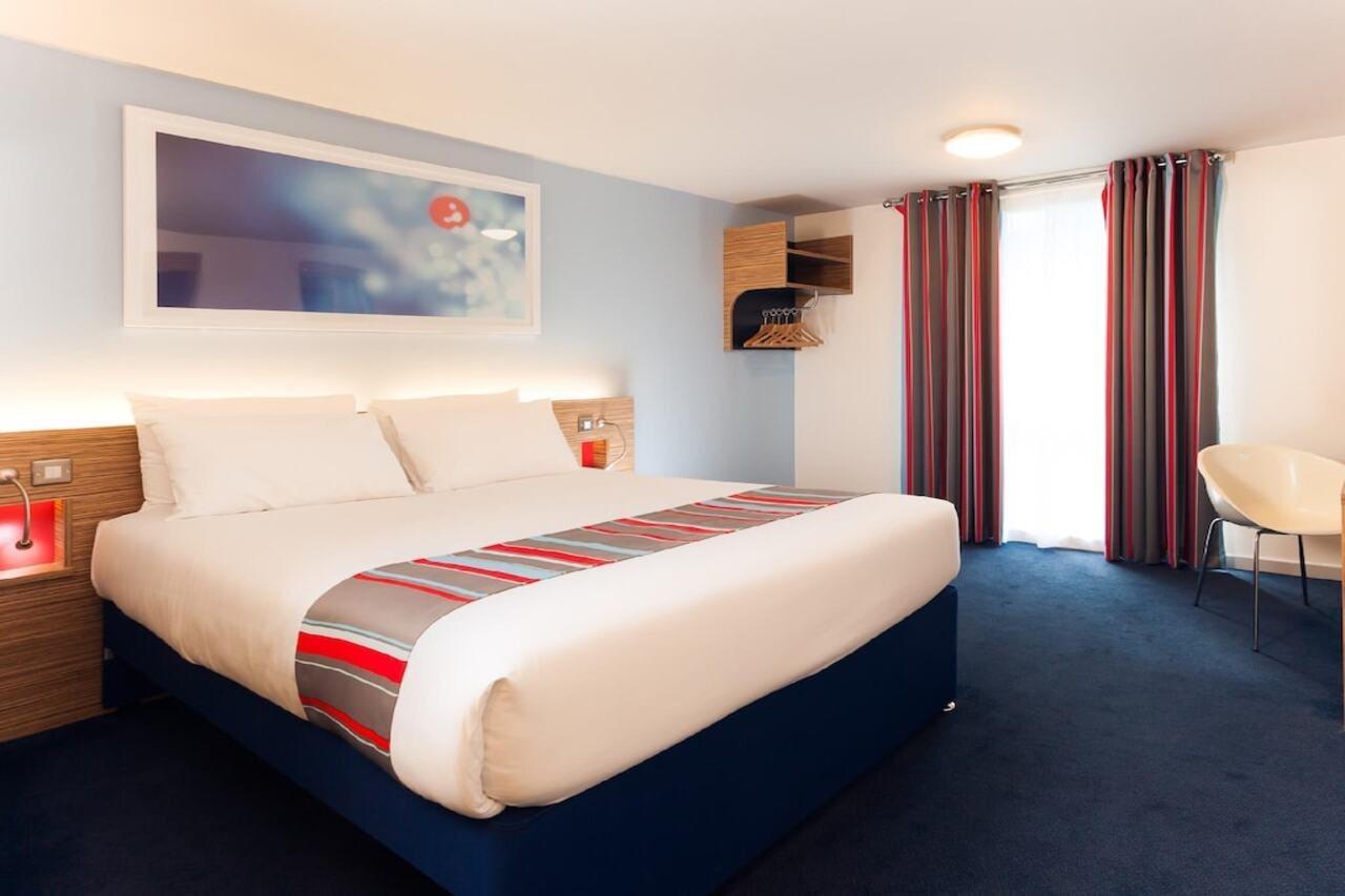 Hotel Travelodge Central 3*